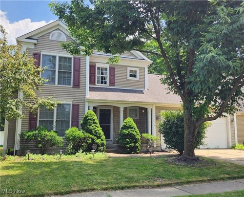 663 Monticello Place Ln, Cleveland, OH, 44143-2864 | Card Image