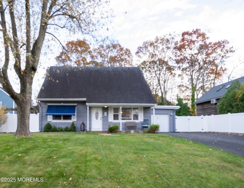 813 Raleigh Dr, Toms River, NJ, 08753-5686 | Card Image