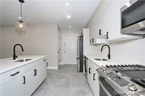 apt-h-152 Kearsing Pkwy, Monsey, NY, 10952-2232 | Card Image