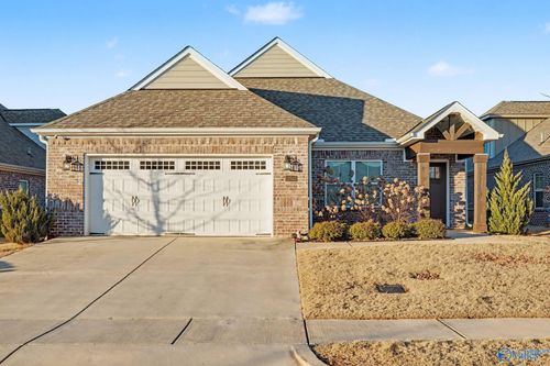 15543 Ironcrest Dr Nw, Harvest, AL, 35749-7992 | Card Image