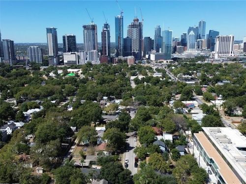 1504 Willow St, Austin, TX, 78702-4304 | Card Image