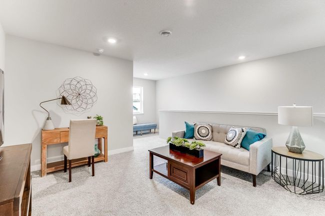 Upper-level loft | Image 15