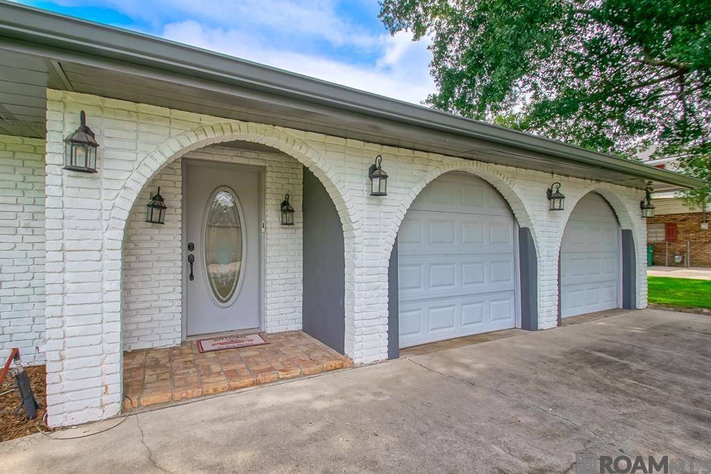 Residential in Laplace 4