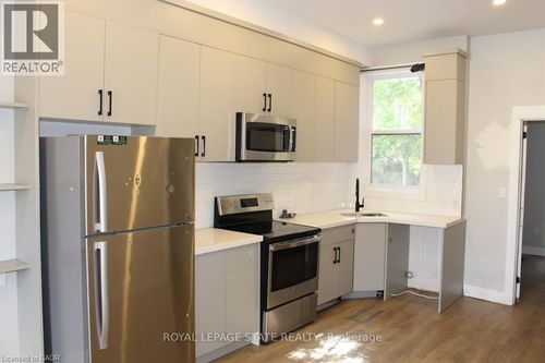 {{alt}} | Card Image