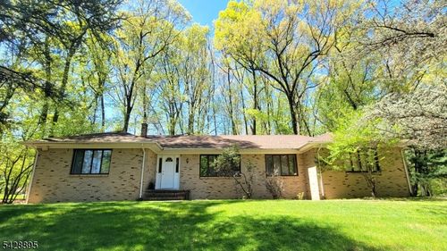 8 De Hart Rd, Parsippany, NJ, 07054-1708 | Card Image