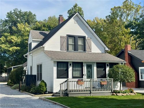 5853 Melody Ln, Mentor-on-the-Lake, OH, 44060-3135 | Card Image