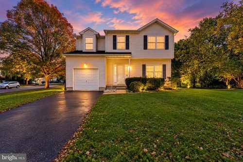 403 Grant Ave, Hightstown, NJ, 08520-4100 | Card Image