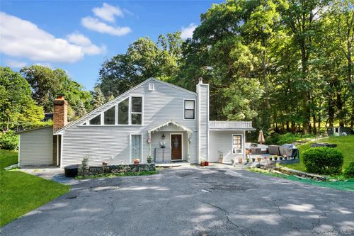 435 Birdsall Dr, Yorktown Heights, NY, 10598-6111 | Card Image