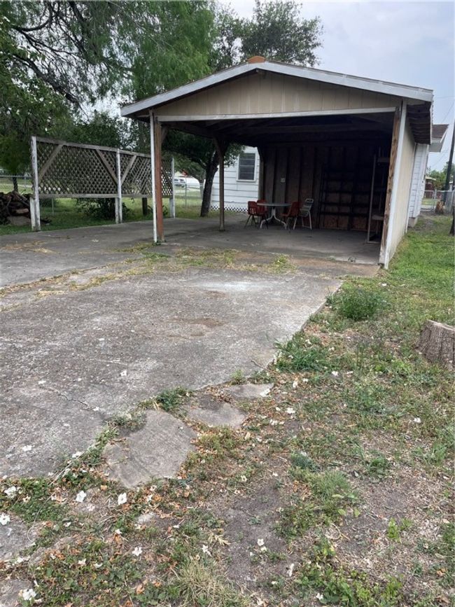 302 Newberry St, House other with 3 bedrooms, 1 bathrooms and null parking in Alice TX | Image 22