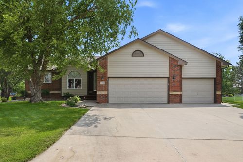 418 Streamside Ct, Clearwater, KS, 67026-8711 | Card Image