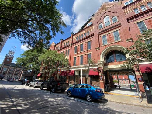 apt-207-30 Hanover St, Manchester, NH, 03101-2227 | Card Image