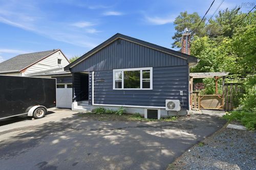 8B Gordon Street, Bedford, NS, B4A2R8 | Card Image