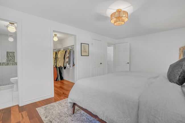 11 Vernar Dr, House other with 4 bedrooms, 3 bathrooms and 6 parking in Midhurst ON | Image 16