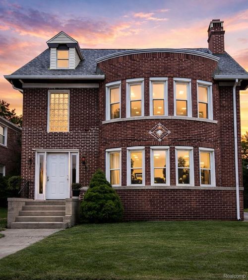 1935 Gladstone St, Detroit, MI, 48206-2231 | Card Image