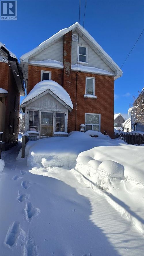 246 St James St, Sault Ste. Marie, ON, P6A1P6 | Card Image