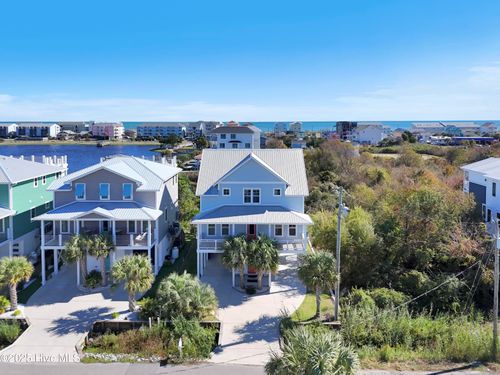 611 Third St S, Carolina Beach, NC, 28428-5338 | Card Image