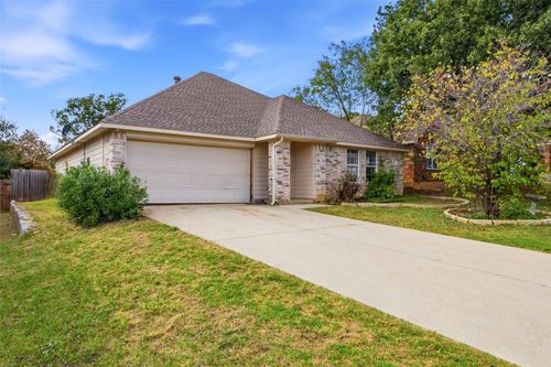 917 Chase Ln, Denton, TX, 76209-3502 | Card Image