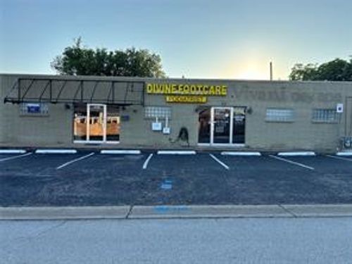 117 Melbourne Rd, Hurst, TX, 76053-6318 | Card Image