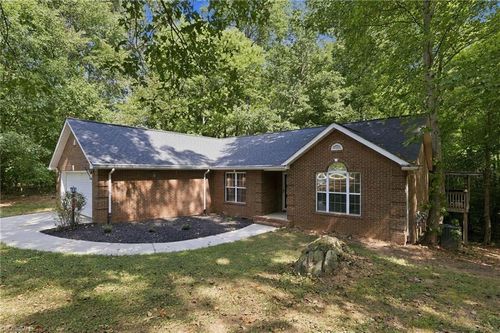 3122 Creekridge Dr, Asheboro, NC, 27205-2099 | Card Image