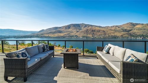 374 Porcupine Ln, Chelan, WA, 98816 | Card Image