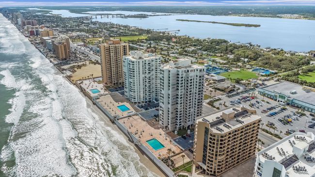 1704 - 3043 S Atlantic Ave, Condo with 2 bedrooms, 2 bathrooms and null parking in Daytona Beach Shores FL | Image 25