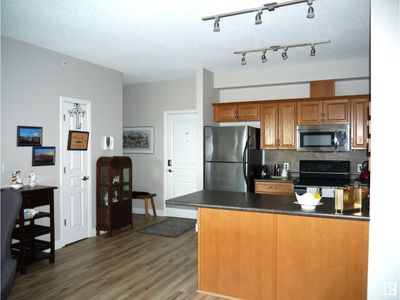 309 - 8931 156 St Nw, Condo with 2 bedrooms, 1 bathrooms and null parking in Edmonton AB | Image 3