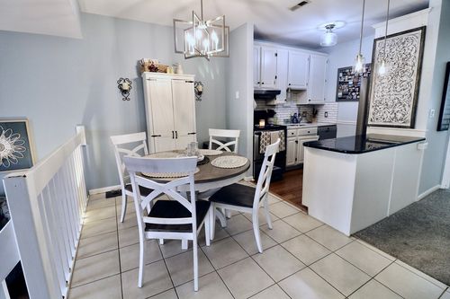 f-204 Tall Oaks Dr, Weymouth, MA, 02190-3528 | Card Image