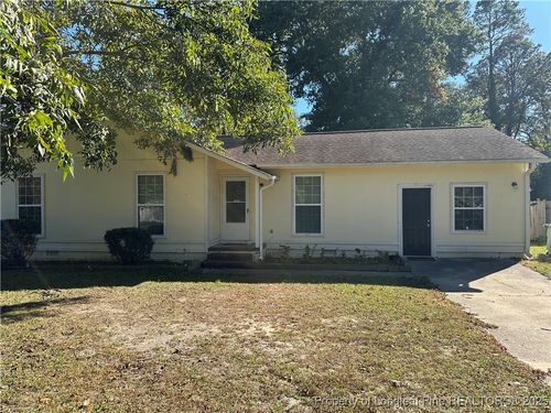 6413 Winter Park Dr, Fayetteville, NC, 28304-3955 | Card Image