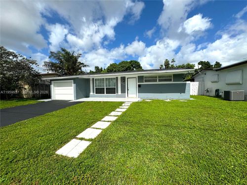 8521 Nw 25th Ct, Sunrise, FL, 33322-2943 | Card Image