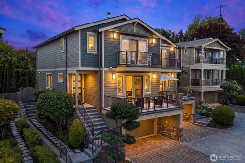 20 6th St, Kirkland, WA, 98033-6313 | Card Image