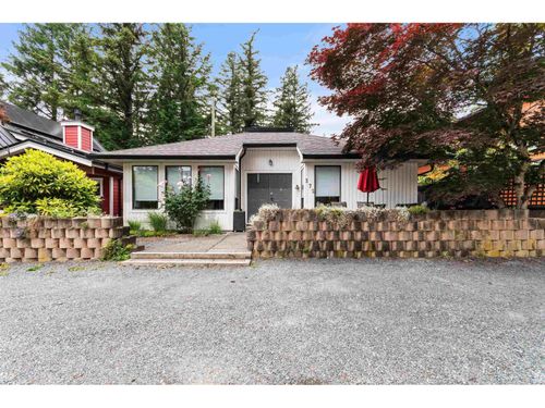 372 Cedar St, Cultus Lake, BC, V2R4Z1 | Card Image