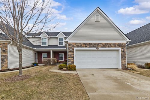 3333 Grove Ln, Auburn Hills, MI, 48326-3979 | Card Image