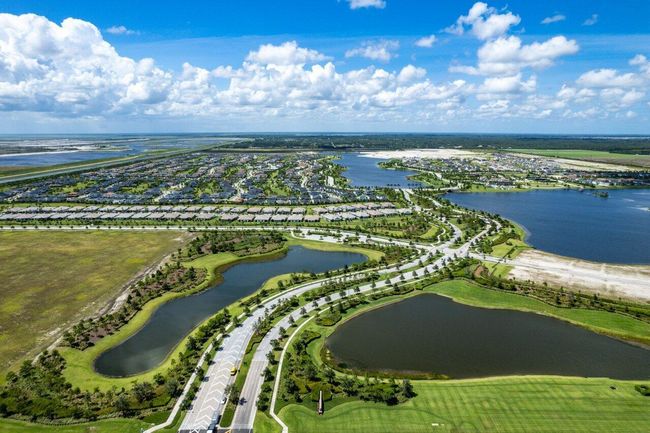 19659 Rugged Trunk Trl, House other with 3 bedrooms, 3 bathrooms and null parking in Loxahatchee FL | Image 55