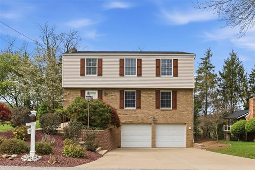 113 N Harleston Dr, Pittsburgh, PA, 15237-3927 | Card Image