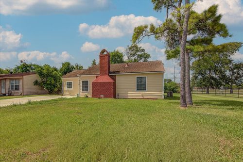 418 Azalea St, Lake Jackson, TX, 77566-5872 | Card Image