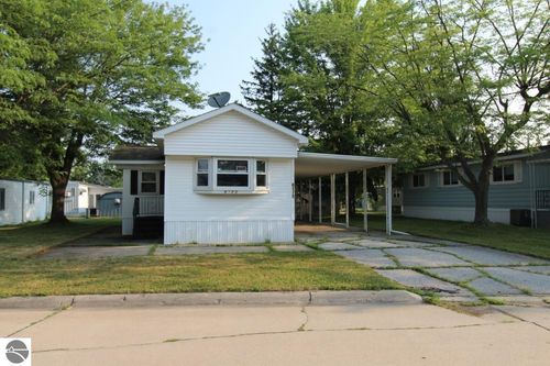 6170 Wild Oak Dr, Saginaw, MI, 48603-1059 | Card Image