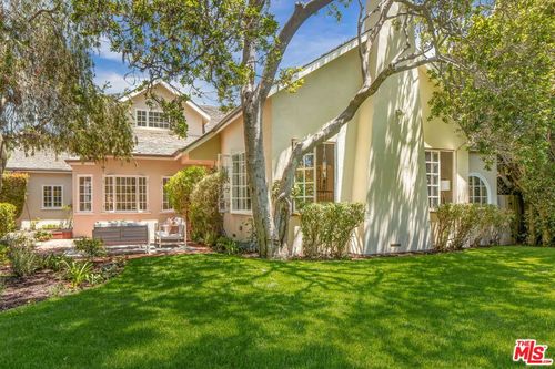 704 Georgina Ave, Santa Monica, CA, 90402-1930 | Card Image