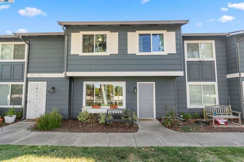 1479 Spring Valley Cmn, Livermore, CA, 94551-6765 | Card Image
