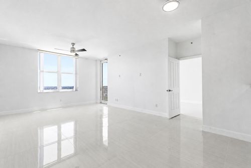 2207-511 Se 5th Ave, Fort Lauderdale, FL, 33301-2984 | Card Image