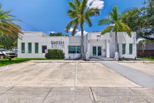1327 Se 2nd Ave, Fort Lauderdale, FL, 33316-1809 | Card Image