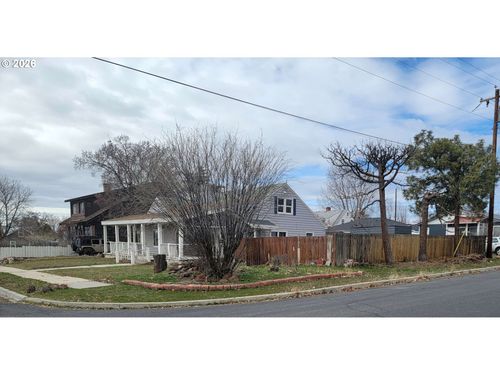 776 N Alvord Ave, Burns, OR, 97720-1201 | Card Image