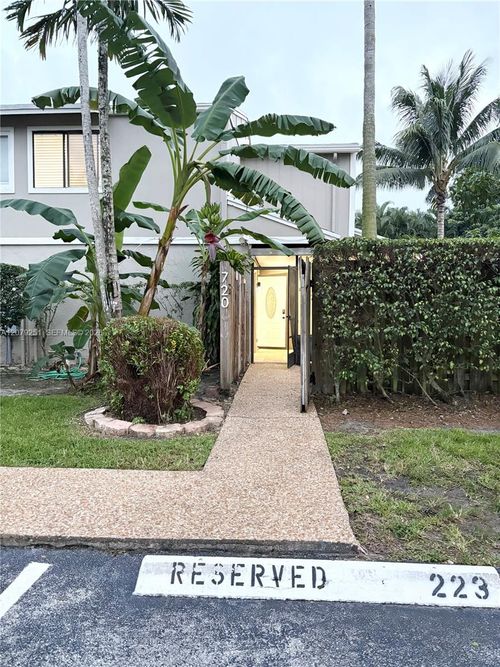 720 Nw 132nd Ter, Plantation, FL, 33325-6100 | Card Image
