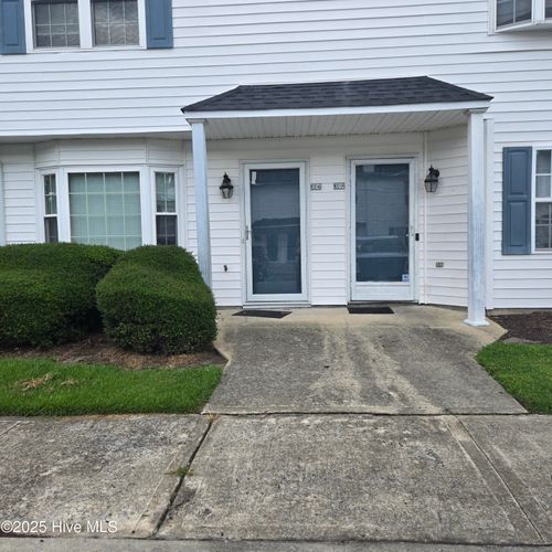 cc6-3902 Sterling Pointe Dr, Winterville, NC, 28590-8479 | Card Image