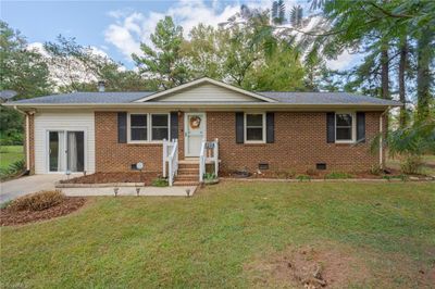 5425 Pine Level Drive, House other with 3 bedrooms, 1 bathrooms and null parking in Browns Summit NC | Image 1