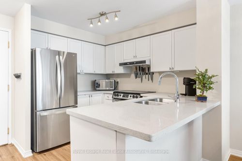 ph7-2565 Erin Centre Blvd, Mississauga, ON, L5M6Z8 | Card Image