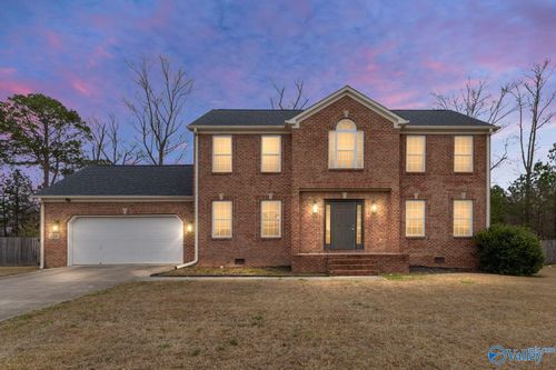 226 Chestnut Oak Cir, Owens Cross Roads, AL, 35763-8527 | Card Image