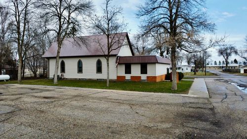 502 4th Ave, Wilmot, SD, 57279-2272 | Card Image