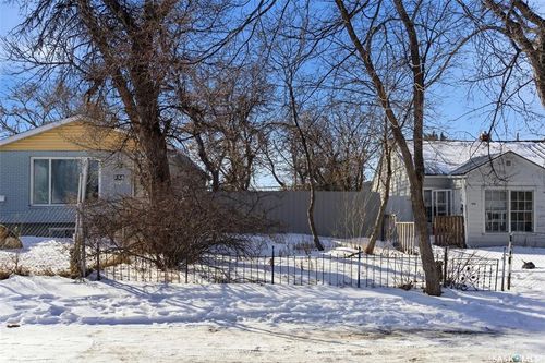 954 Argyle St, Regina, SK, S4T3R1 | Card Image