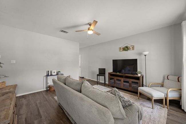 1503 Prather St, House other with 3 bedrooms, 2 bathrooms and 2 parking in Taylor TX | Image 4