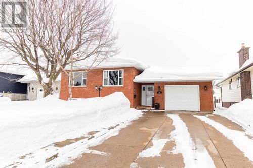 33 Parker Ave, Sault Ste. Marie, ON, P6B1G6 | Card Image